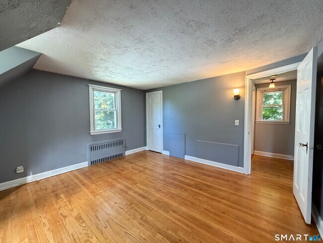 Building Photo - 229 Prospect St