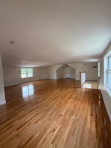 Building Photo - 371 Belmont St