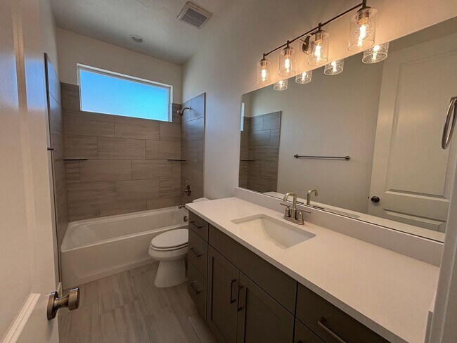 Building Photo - BRAND NEW 4 BEDROOM HOME OR RENT!