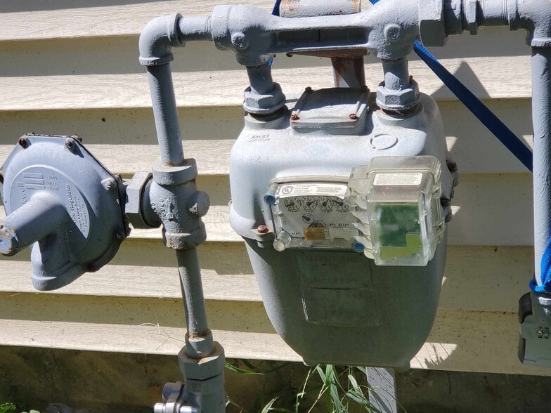 Building Photo - 1305 E Lawrence St