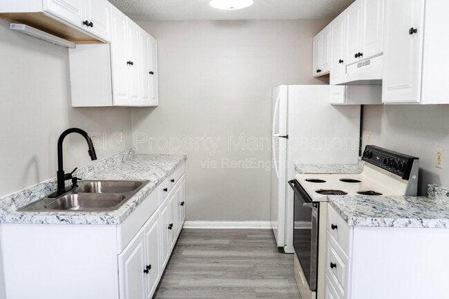 Building Photo - 129 Hillcrest Dr