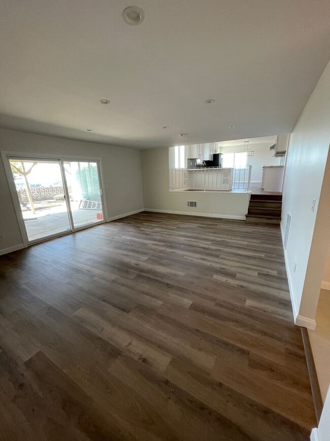 Building Photo - Newly Renovated 4 Bedroom Home with Views