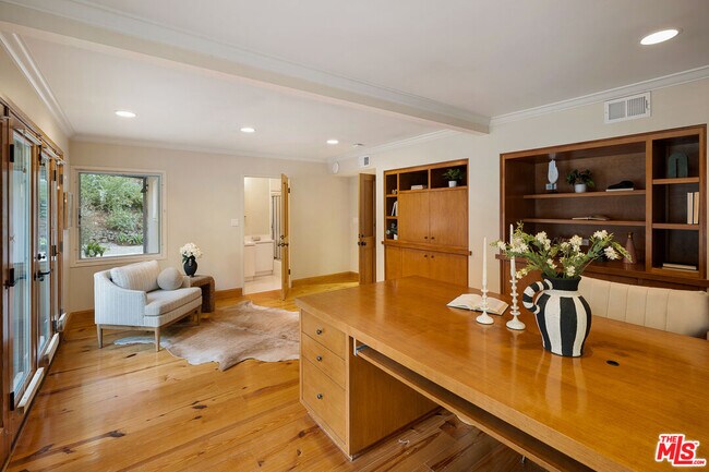 Building Photo - 7972 Mulholland Dr