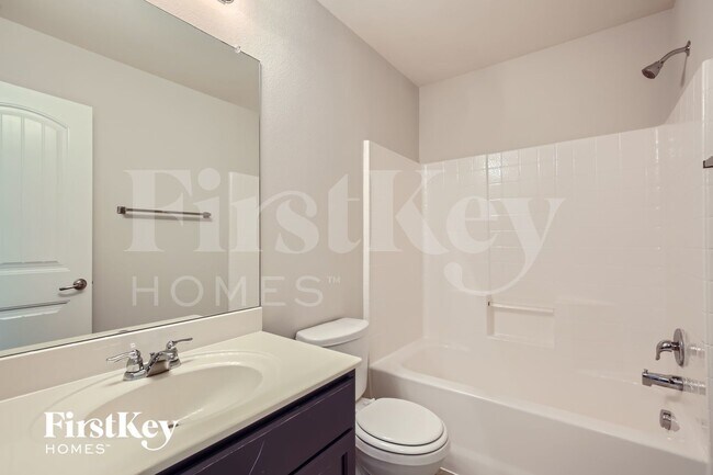 Building Photo - 278 Meadowcrest Dr
