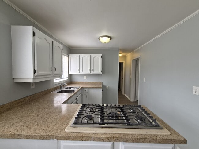 Building Photo - 3747 Ireland Dr