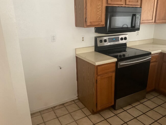 Building Photo - Large beautiful home for rent