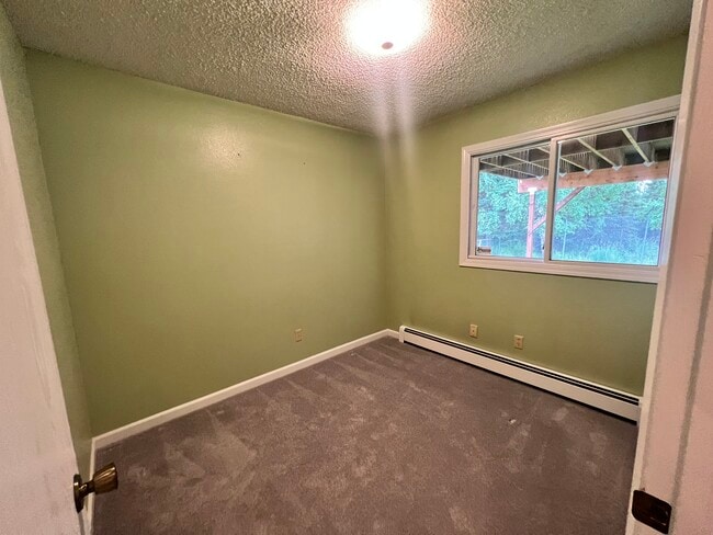 Building Photo - 3924 Cosmos Dr