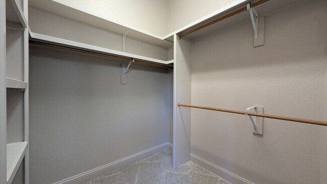 Building Photo - 2795 Stonewall Heights