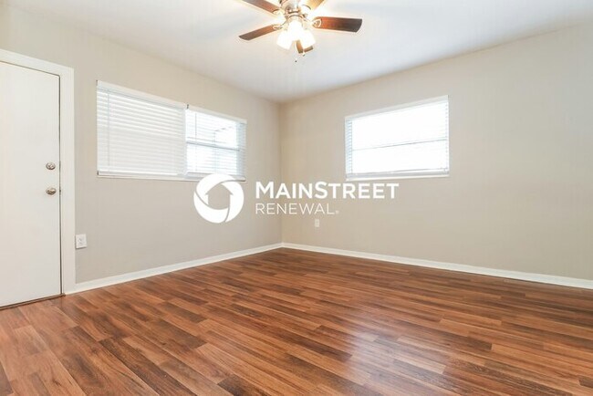 Building Photo - 2 Bedroom Pet-Friendly Home in Fort Myers,...