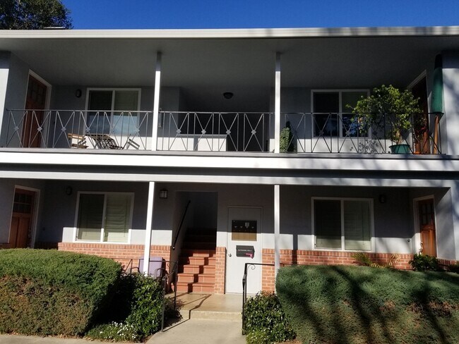 Building Photo - 838 Fremont St