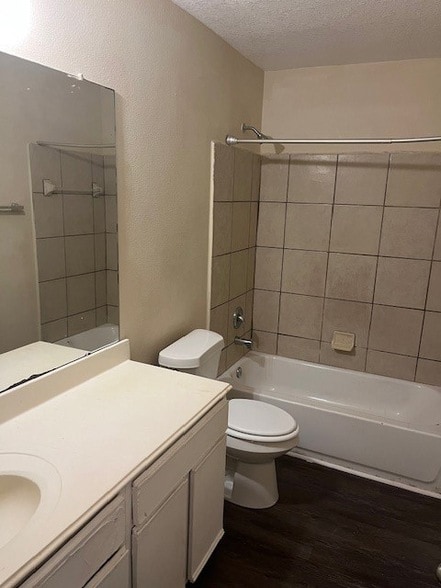 Building Photo - 3203 Apple Dale Dr