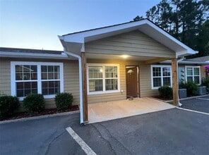 Building Photo - 255 La Vista Dr