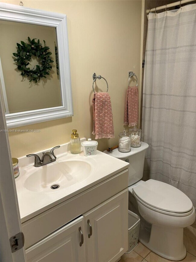 Building Photo - 9430 Poinciana Pl
