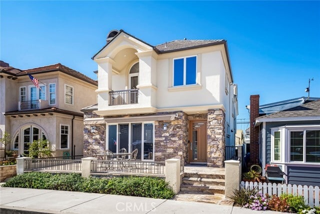 Building Photo - 119 Opal Ave