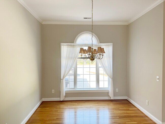 Building Photo - 8405 Fiddlestick Way