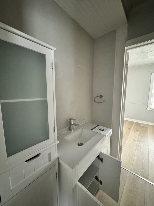 Building Photo - 2325 N Buckeye St