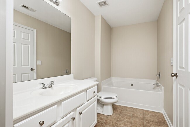 Building Photo - 1813 Willow Branch Ln
