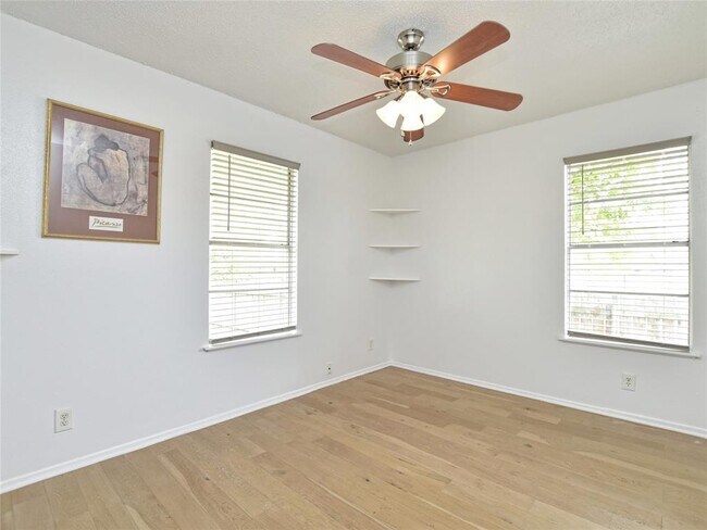 Building Photo - 9701 Hansford Dr