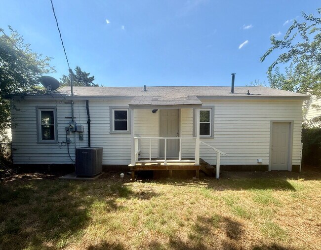 Building Photo - 2 Bed, 1 Bath Home in OKC – $950/month