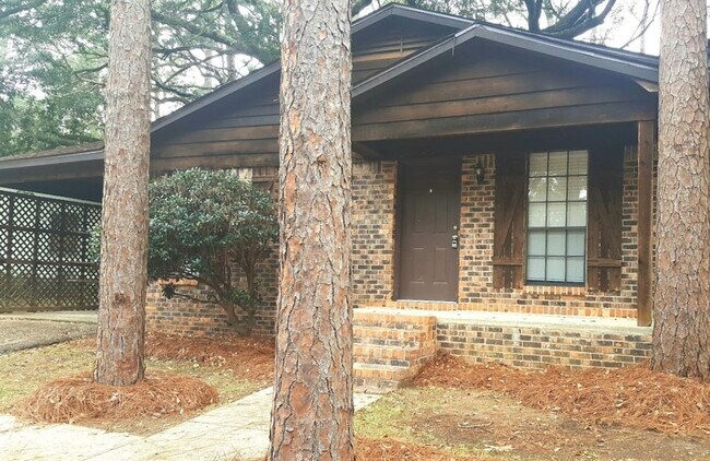 Building Photo - 232 Maplewood Loop