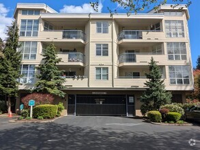 Building Photo - Meydenbauer Condo for Rent
