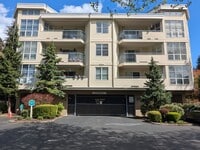Building Photo - Meydenbauer Condo for Rent