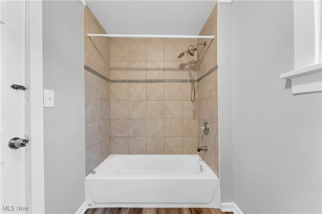 Building Photo - 1296 W Wilbeth Rd