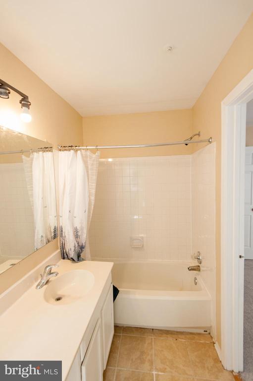 Building Photo - 10749 Kitchener Ct
