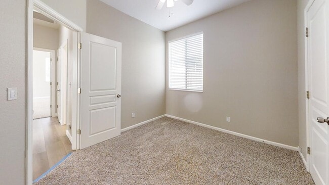 Building Photo - 3855 Saintsbury Dr