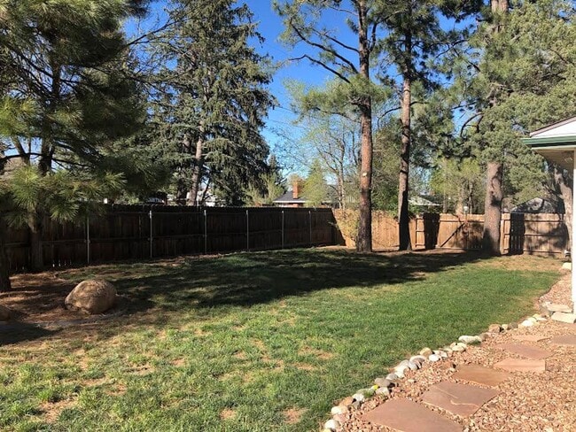Building Photo - Charming 4 Bd, 2 Ba, Ranch Home in D-12 School District, close to Downtown, Trails and Ft. Carson