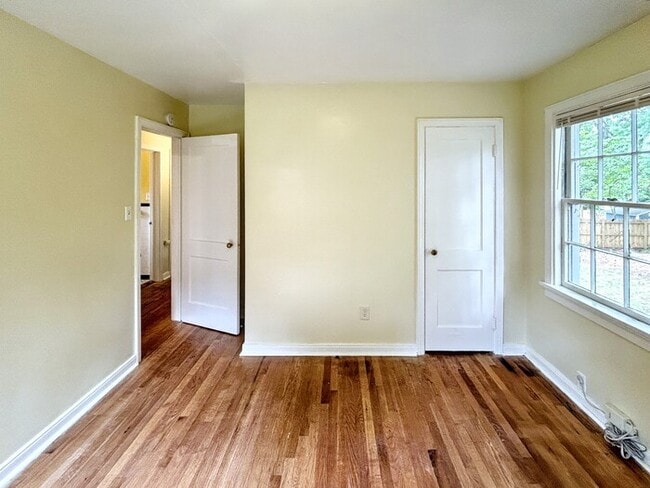 Building Photo - 1225 Blue Jay Ln