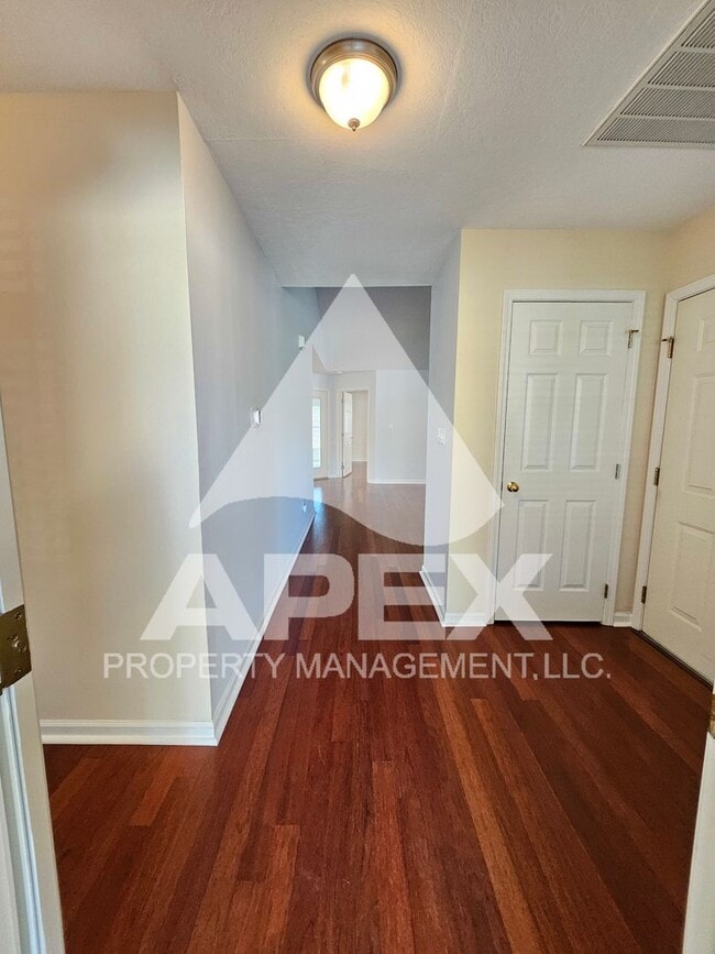 Building Photo - MOVE-IN SPECIAL, $1 RENT!! - Stunning 2 Bd...