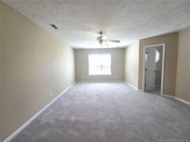 Building Photo - 410 Roundtree Dr