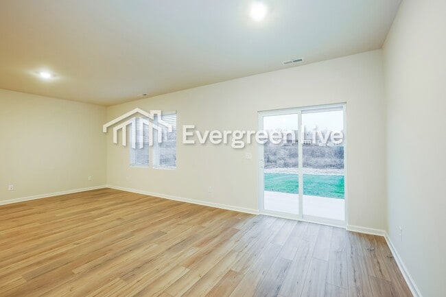 Building Photo - 656 Shoemaker Ln