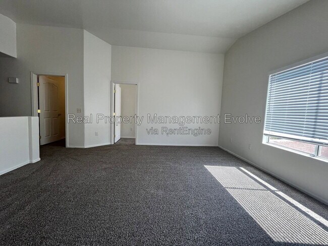 Building Photo - 7347 N 72nd Dr