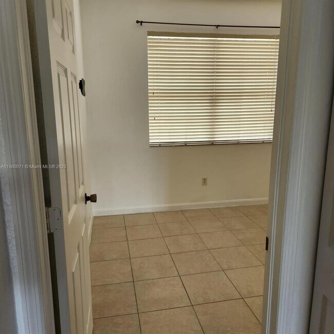 Building Photo - 2155 NE 3rd Ct