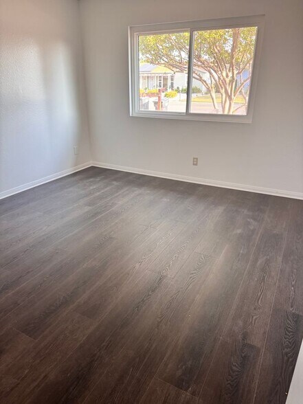 Building Photo - 41272 Mayberry Ave