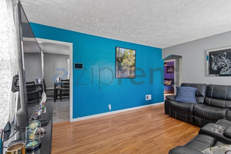 Building Photo - 4019 N 44th St