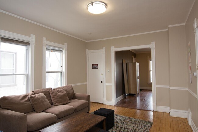 Building Photo - 1024 Foster St