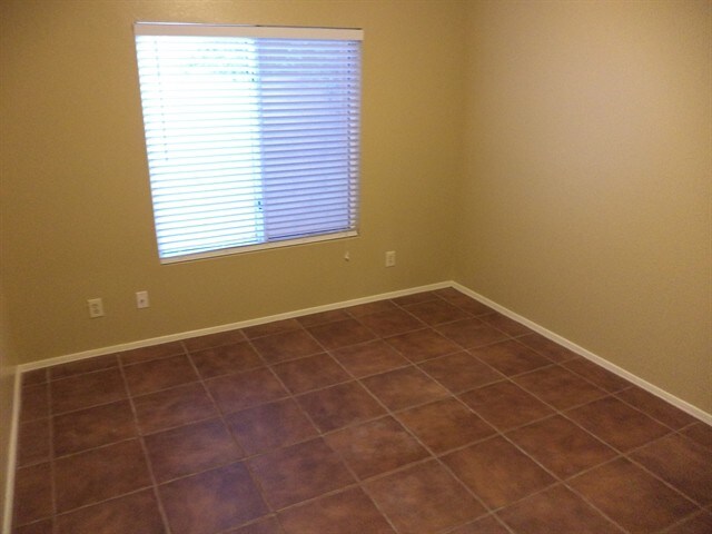 Building Photo - 1214 E Artesian Way