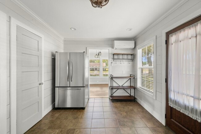 Building Photo - 1036 Jackson St