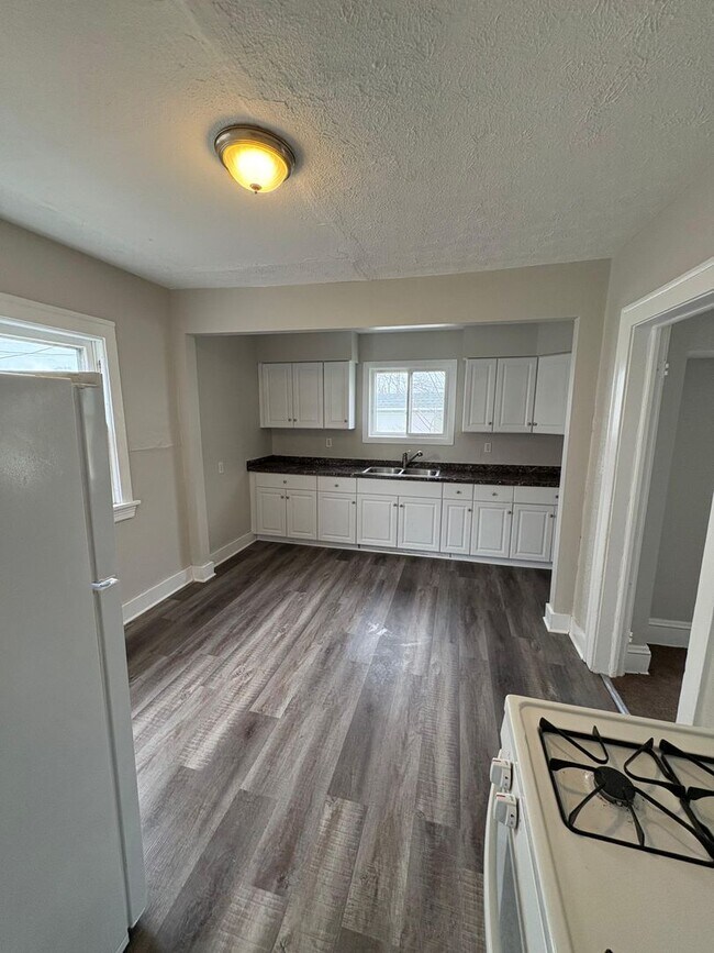 Building Photo - Your Cozy 3-Bedroom Home in Garfield Heights