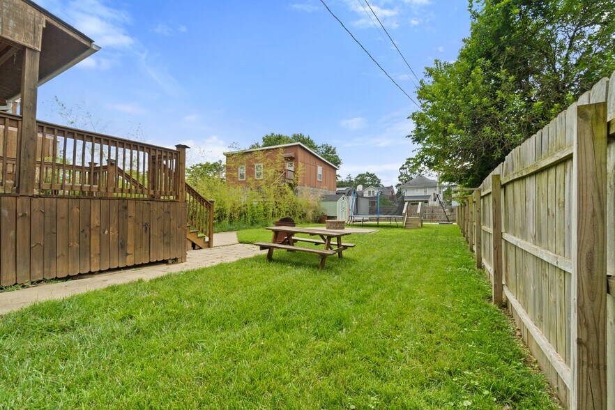 Building Photo - 217 Shawnee Dr