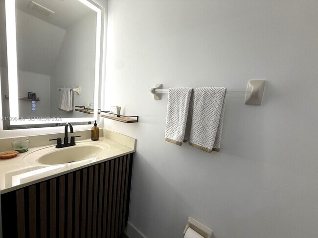 Building Photo - 8869 W 35th Ave