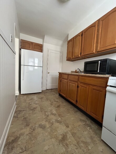 Building Photo - 1932 Penhall Rd