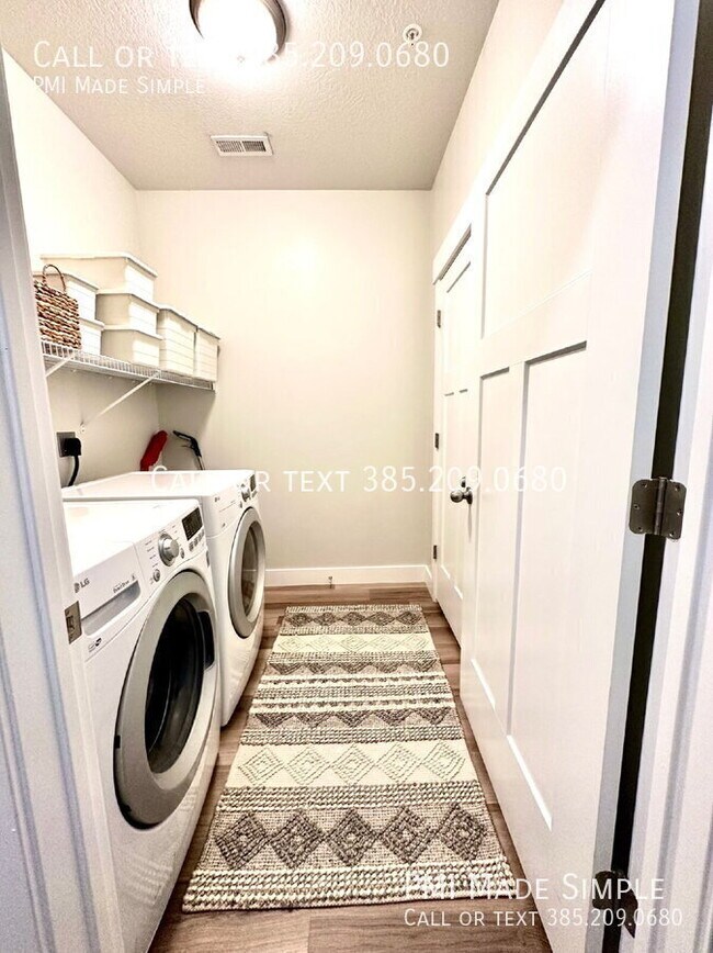 Building Photo - Move in Special! Condo with Amazing Views ...