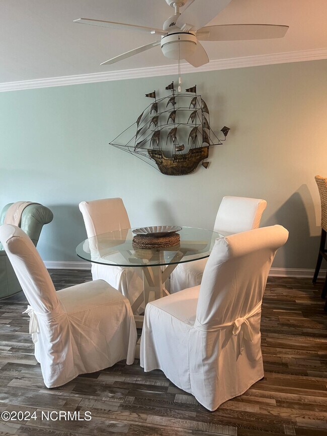 Building Photo - 650 Salter Path Rd