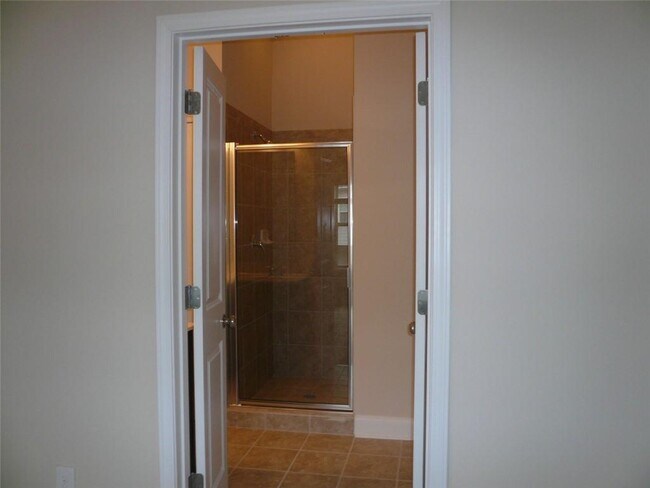 Building Photo - 2417 Tenor Ln