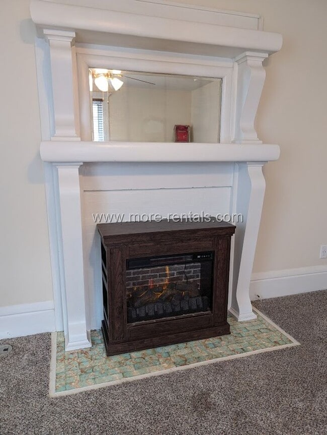 Building Photo - Large remodeled German Village area house