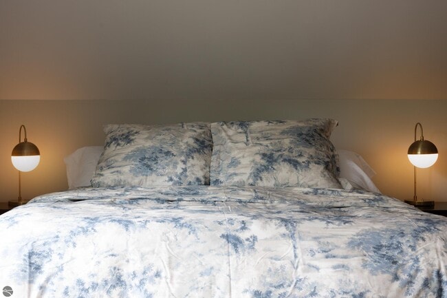 Building Photo - 828 Washington St